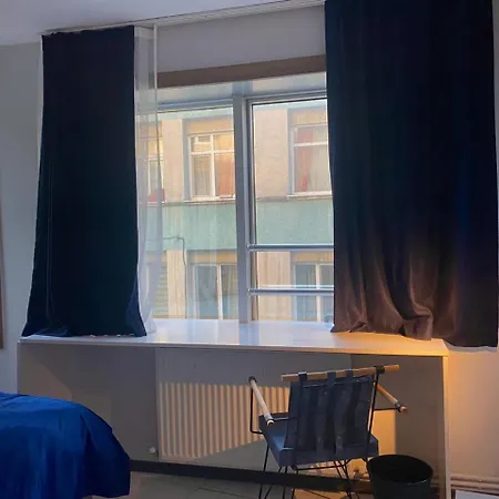 In A Digital Nomad House 107 *