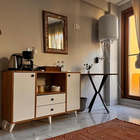 In A Digital Nomad House 107 *