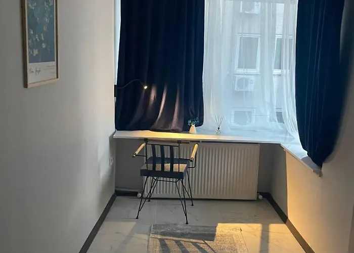 In A Digital Nomad House 107 *